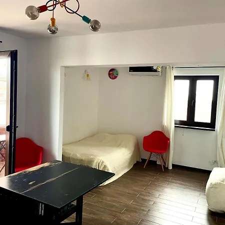Apartment Sunny With Side View To The Danube