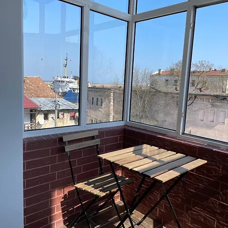 Sunny With Side View To The Danube Apartament