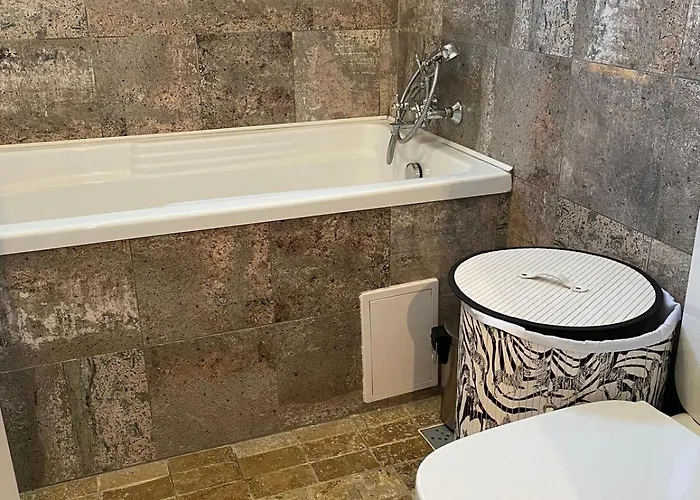 Sunny With Side View To The Danube Apartamento *