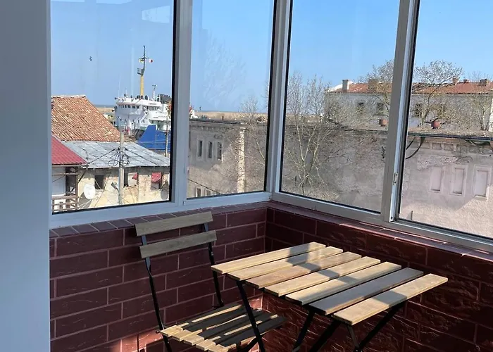 Sunny With Side View To The Danube Apartamento