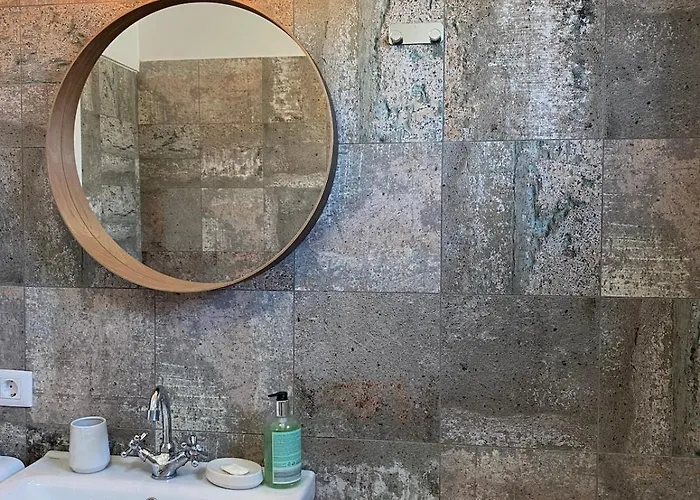 Sunny With Side View To The Danube Apartamento Sulina